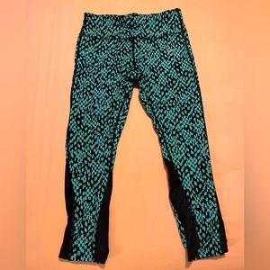 Nike Women's Mid-Rise Graphic Training Leggings